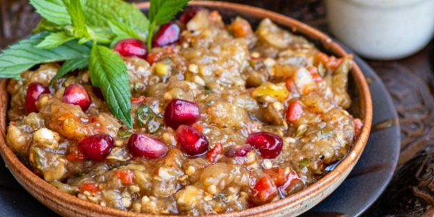 Baba Ghanoush - pasta z pieczonych bakłażanów